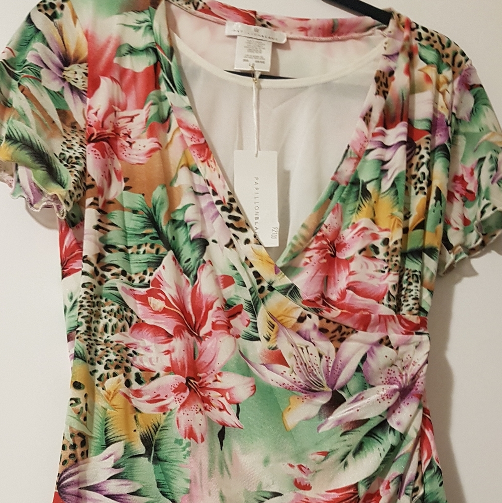 Beautiful flowery blouse.